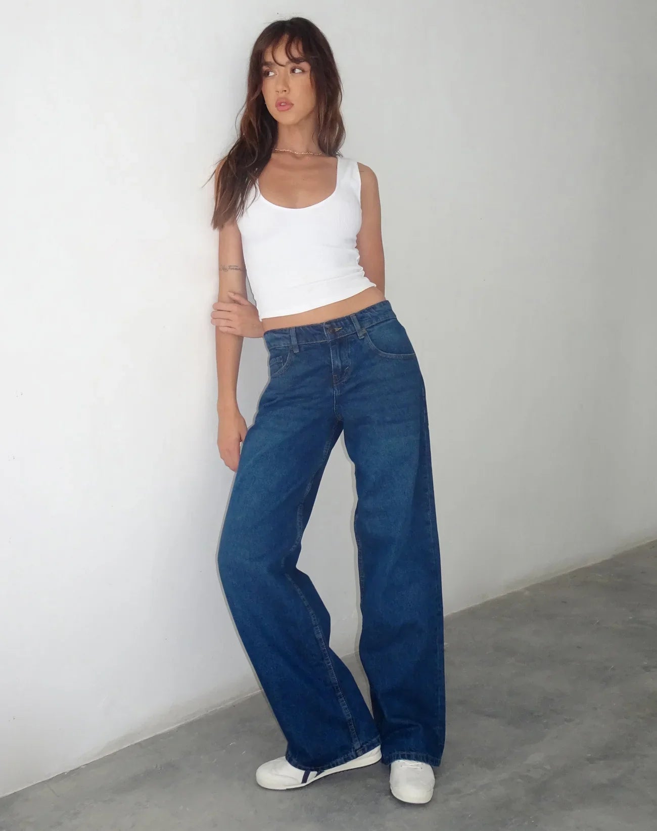 LOW RISE JEANS