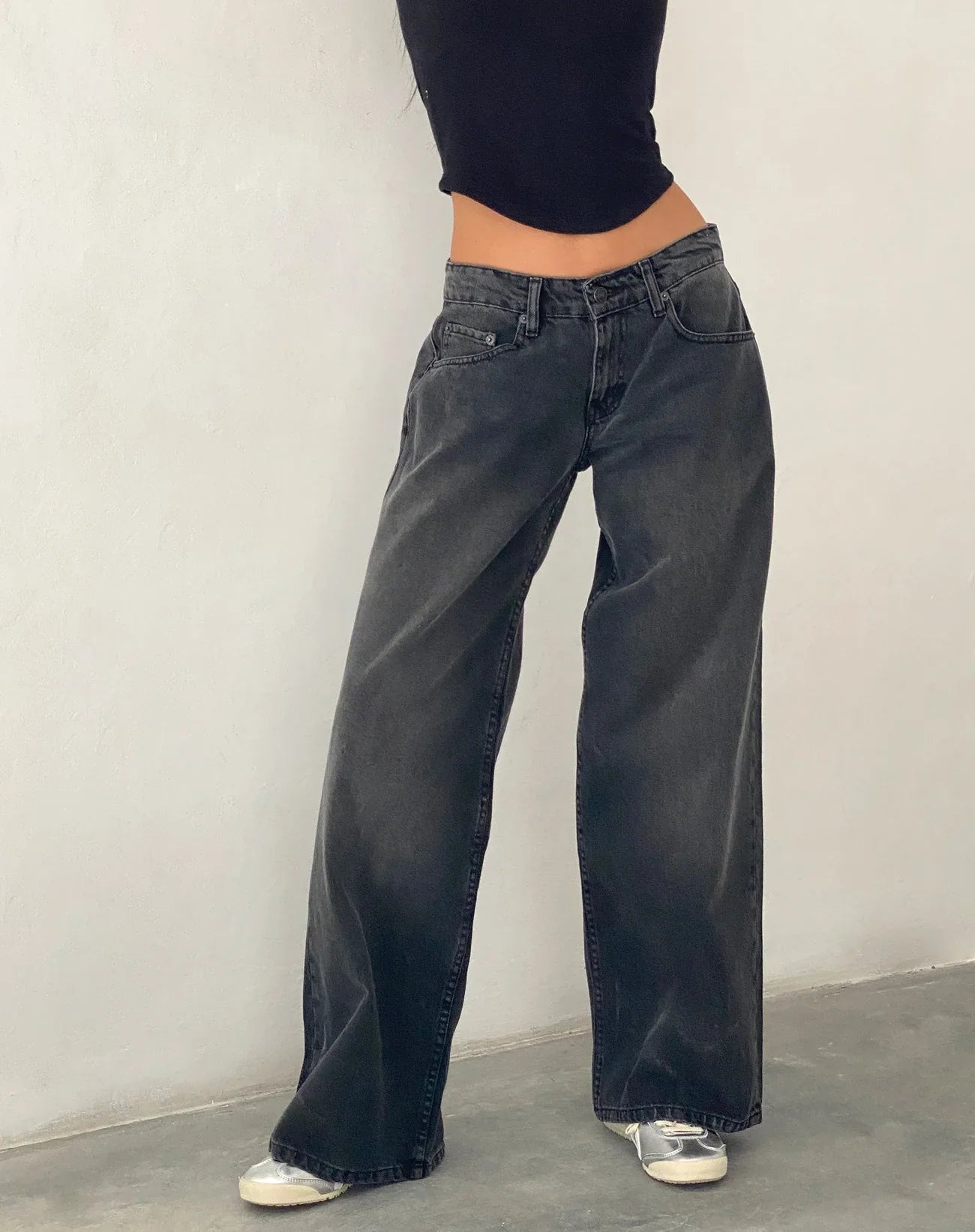 LOW RISE JEANS